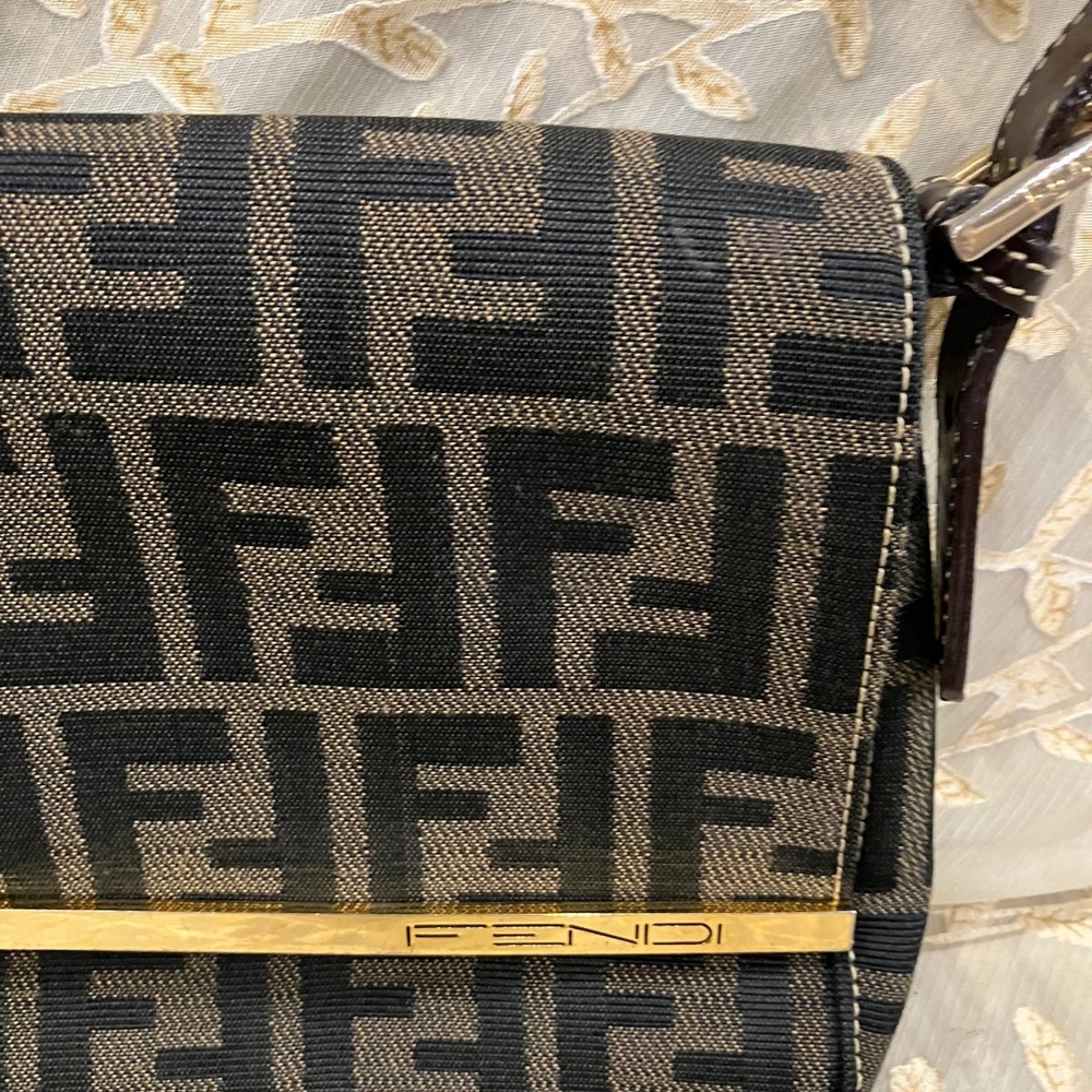 Hand Bag - Picture 3 of 6